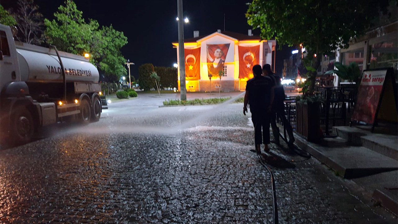 Yalova Belediye Il Genel Gece Temizlik Yikama Calisma (5)