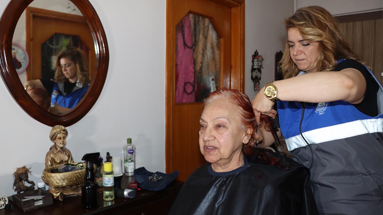 Yalova Belediye Kadin Aile Birim Kurban Bayram Oncesi Engelli Yasli Kisisel Bakim Kuafor Sac Kesim (4)