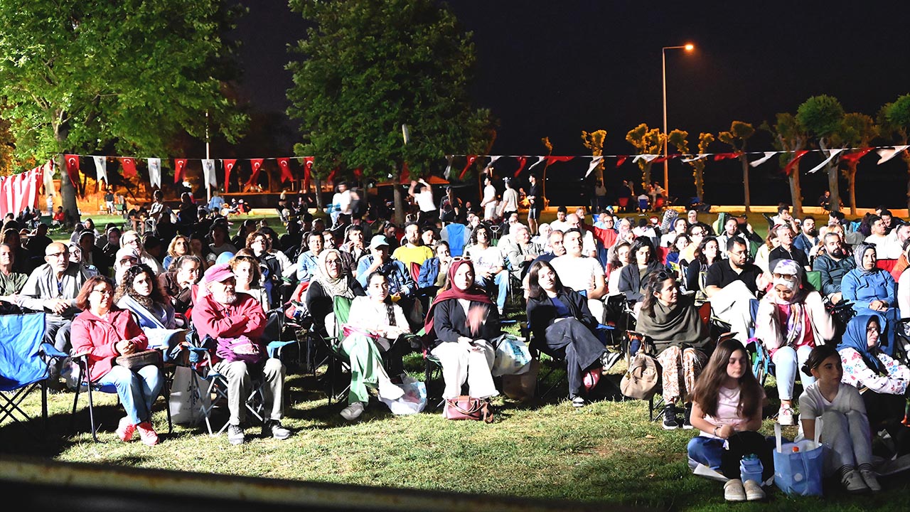 Yalova Belediye Kultur Sanat Tiyatro Savas Dincel Erkan Can Sait Faik Hikaye (5)