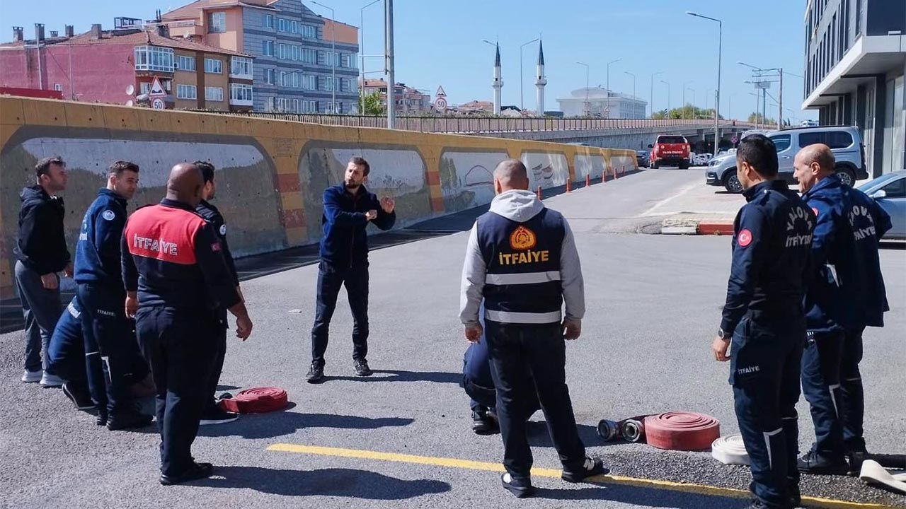 Yalova Belediyye Itfaiye Mudurluk Ekipler Galk Egitim Yangin Sertifika (1)