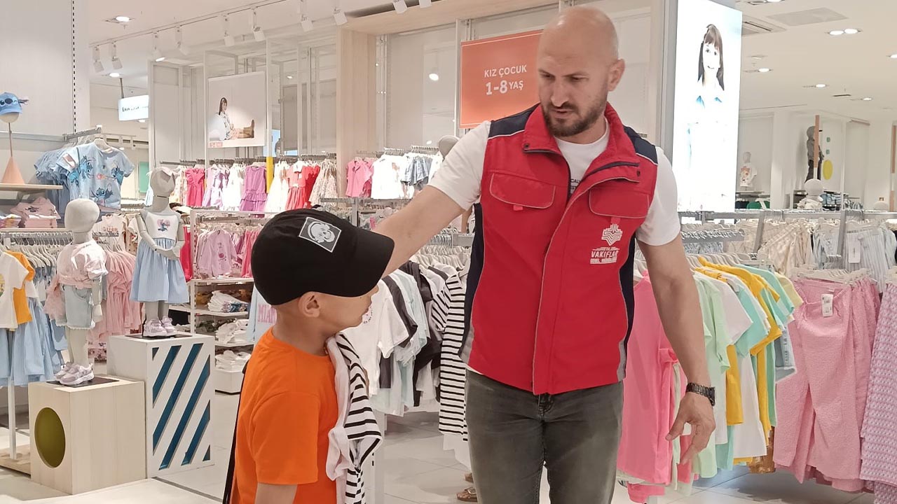 Yalova Bursa Sakarya Bilecik Vakiflar Genel Mudurlugu Oksuz Yetim Cocuklar Bayram Hediye (4)