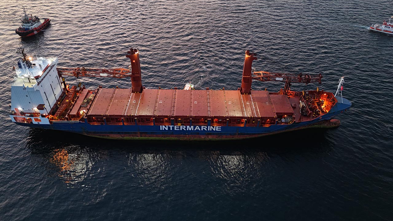 Yalova Canakkale Marmara Deniz Yuk Gemi Yangin (6)