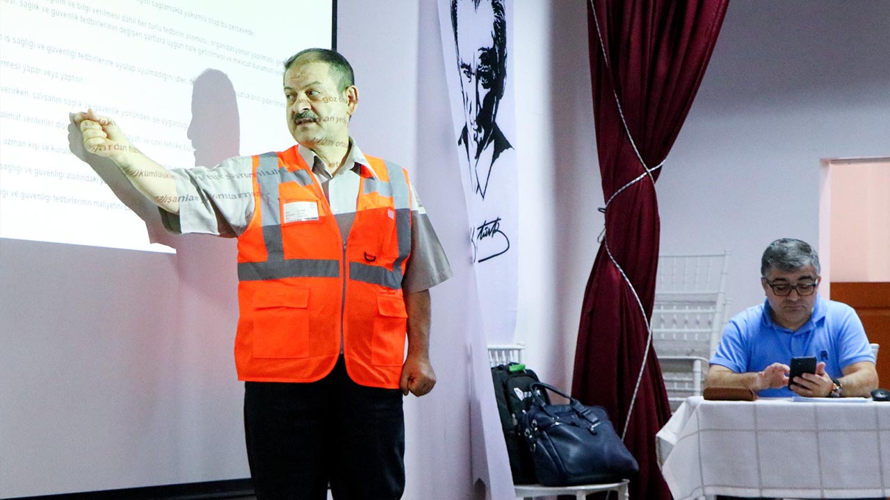 Yalova Ciftlikkoy Belediye Calisan Is Gunevlik (1)