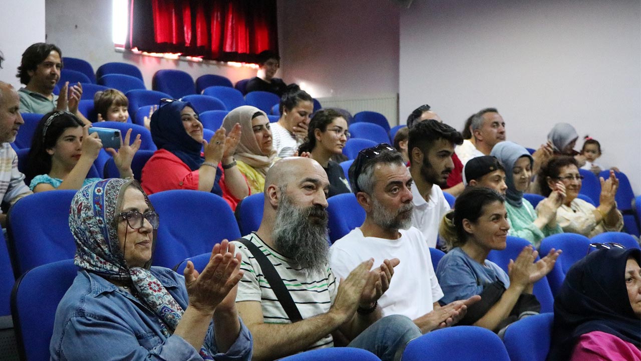 Yalova Ciftlikkoy Belediye Gitar Kursiyer Yil Sonu Gosteri (1)