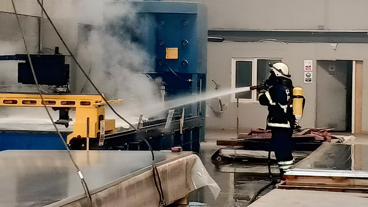 Yalova Ciftlikkoy Belediye Itfaiye Mudurluk Yangin Mudahale (4)