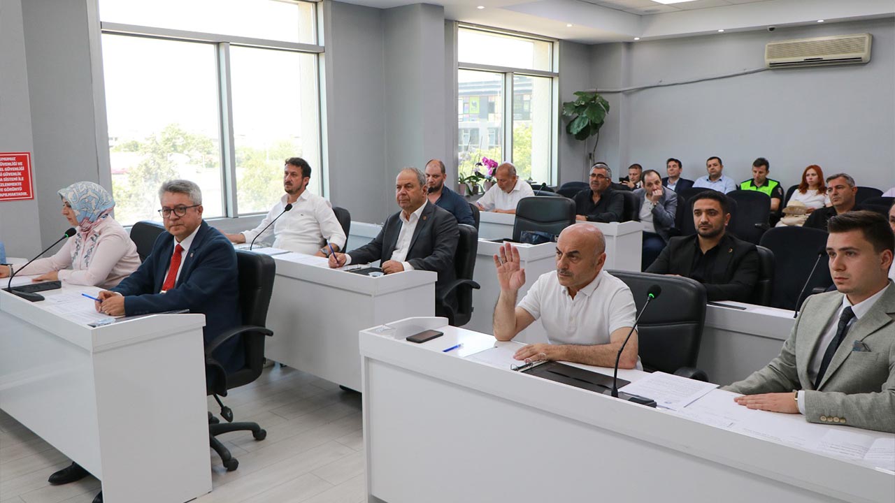 Yalova Ciftlikkoy Belediye Meclis Haziran Ay El Emegi Pazar Volkan Konak (3)