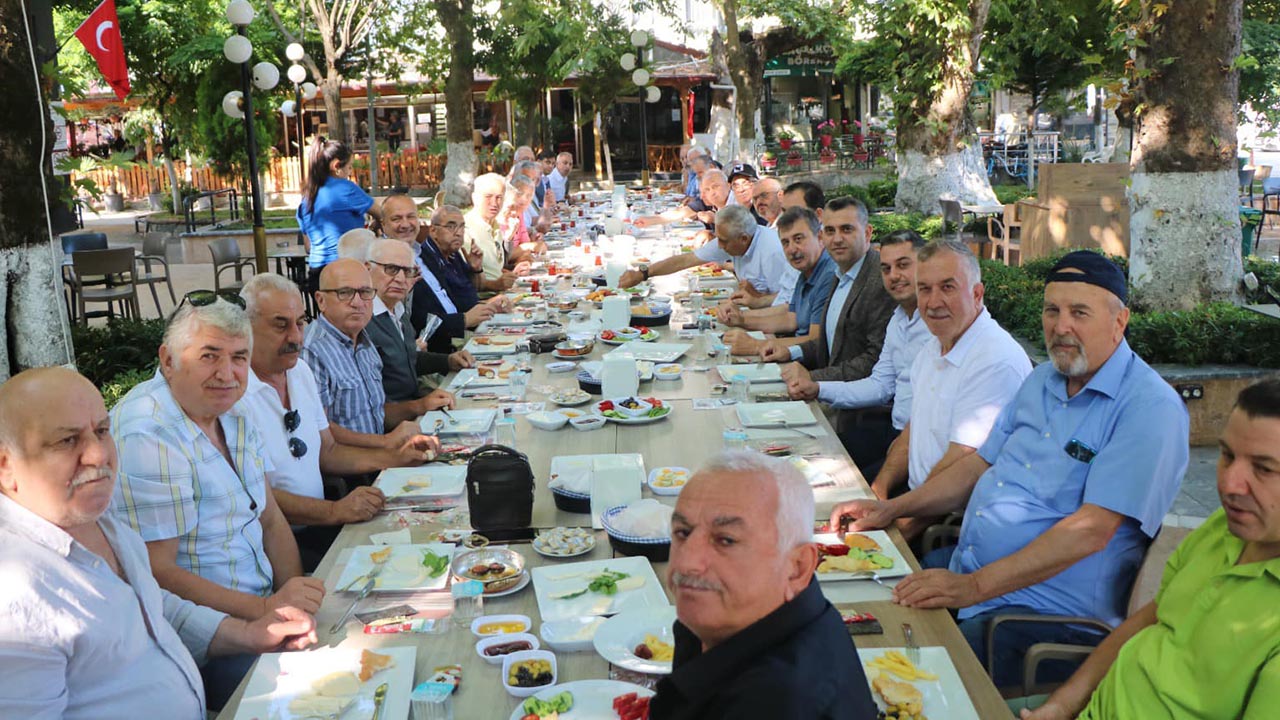 Yalova Cinarcik Belediye Baskan Cinaralti Dost Bulusma (2)