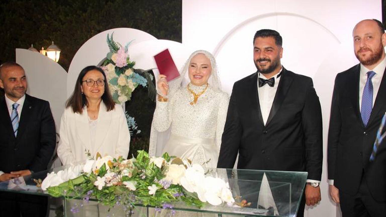 Yalova Cinarcik Onceki Eski Belediye Baskan Kiz Evlilik Dugun (3)