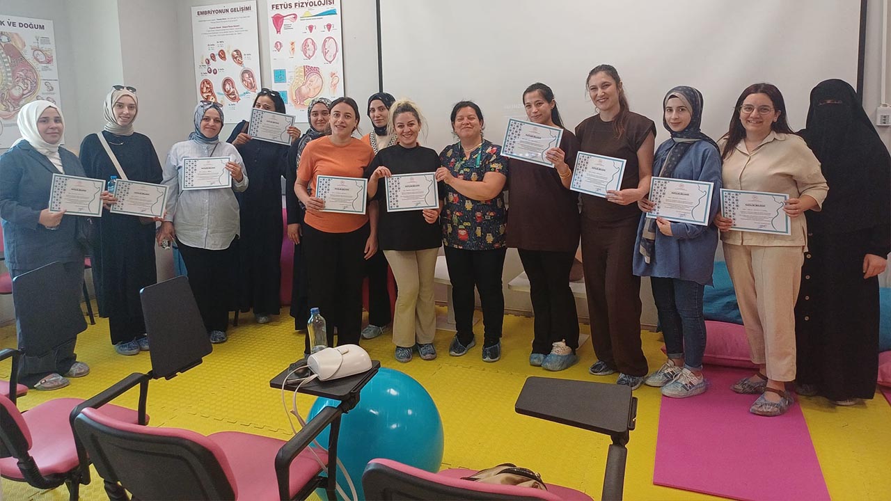 Yalova Egitim Arastirma Hastane Gebe Okul Anne Aday (7)