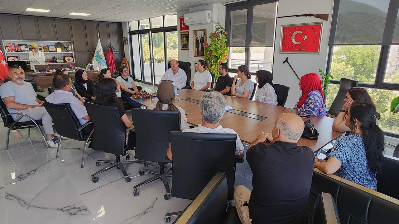 Yalova Esenkoy Belediye Baskan Hac Dini Vazife Yurda Donus Ogretmenler Ziyaret (3)