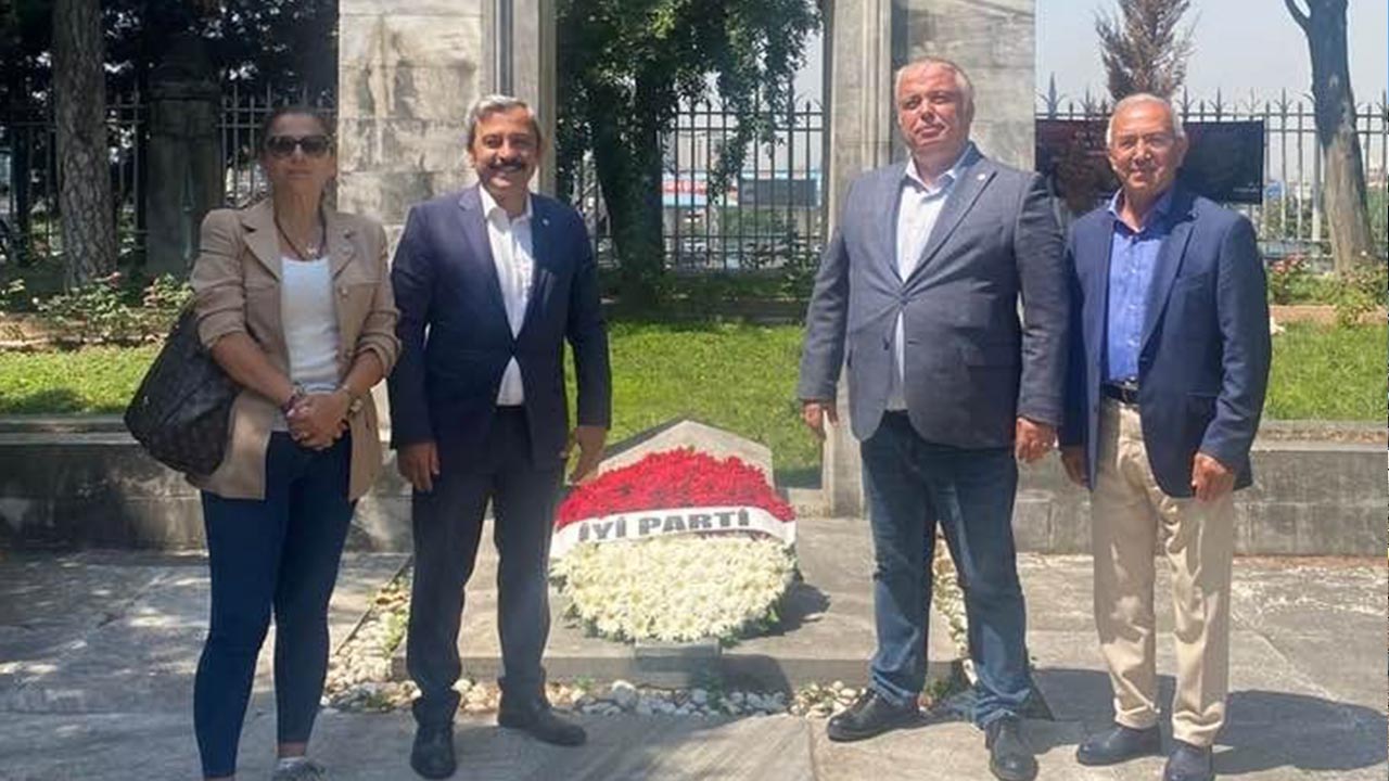 Yalova Iyi Parti Il Baskan Talat Pasa Kabri Anma Toren (2)