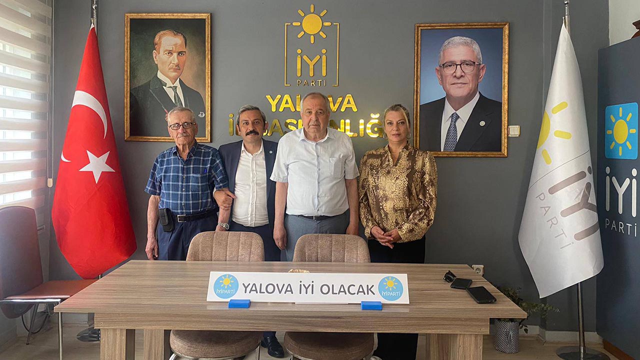 Yalova Iyi Parti Merkez Ilce Baskan Partili Buyukler Ziyaret (2)