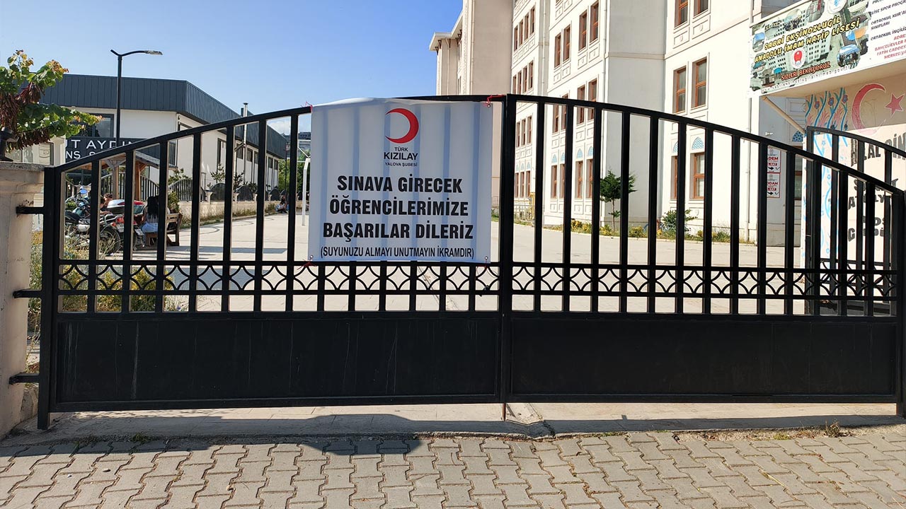 Yalova Kizilay Yks Sicak Destek (4)