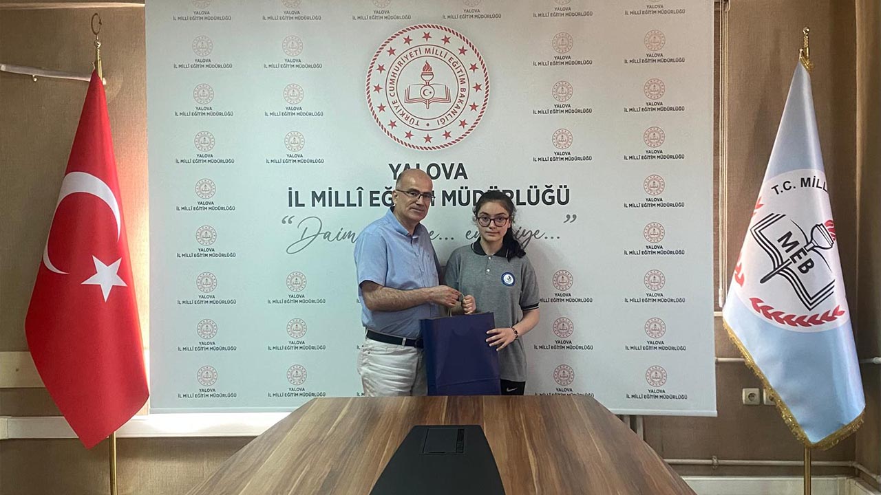 Yalova Milli Egitim Bakanlik Dilimizin Zenginlikleri Yarisma Odul Ogrenciler (1)