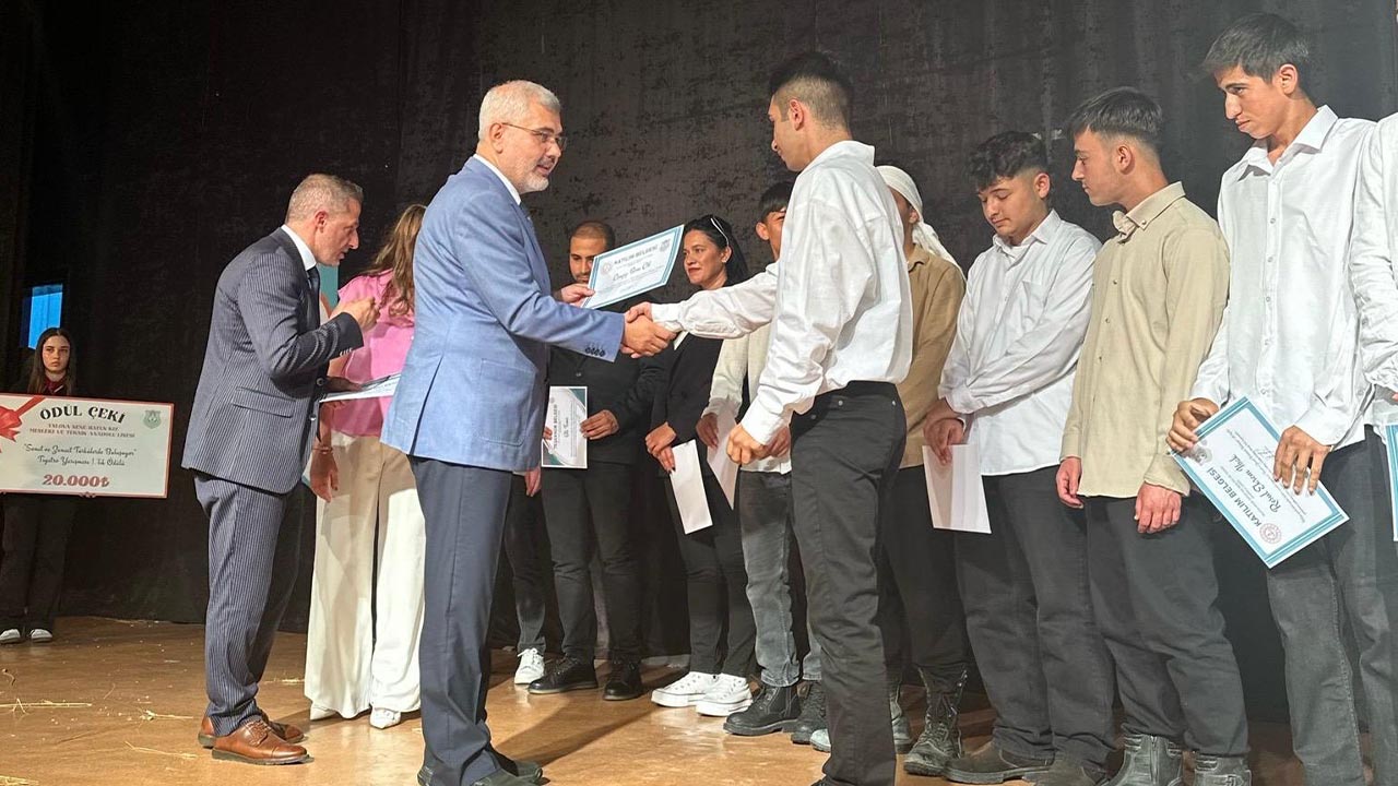 Yalova Sanat Zanaat Turku Tiyatro Yarisma Final (1)