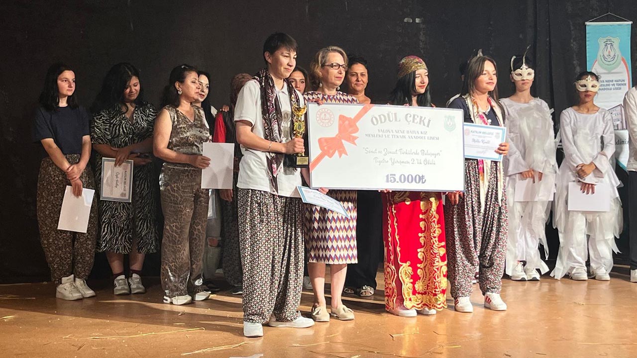 Yalova Sanat Zanaat Turku Tiyatro Yarisma Final (3)