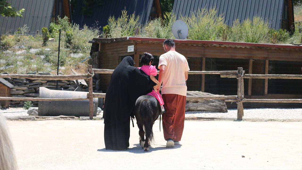 Yalova Sosyal Yardimlasma Dayanisma Vakfi Minikler Animal Park Ziyaretdocx (5)