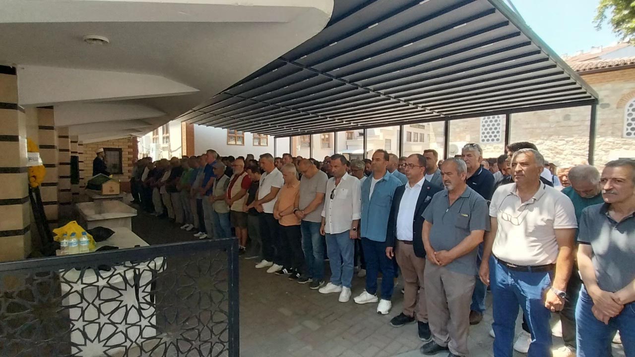 Yalova Taninmis Esraf Es Kanser Hastalik Cenaze (2)