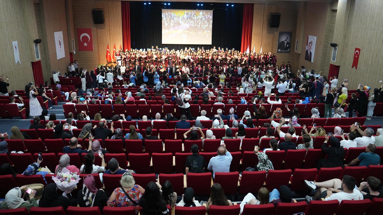 Yalova Termal Saglik Hizmet Meslek Yuksek Okul Mezuniyet (2)
