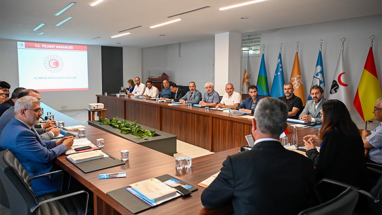 Yalova Vali Ticaret Il Mudurluk Esnaf Toplanti (3)