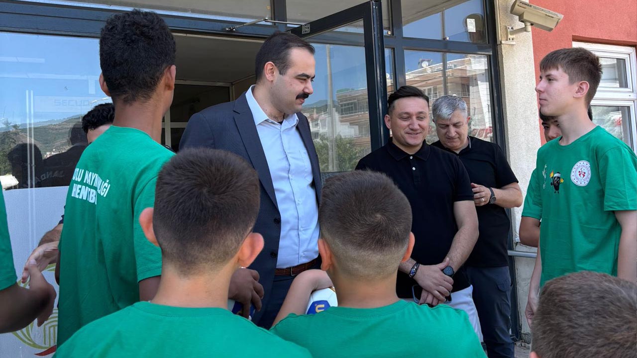 Armutlulu Hentbolcular Anali̇g’de Mücadele Ediyor (2)