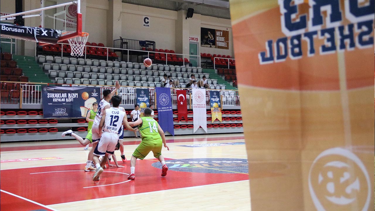 Sokaklar Bizim 3X3 Basketbol Gençlik Kupası Bölge Maçları Büyük Heyecana Sahne Oluyor (3)