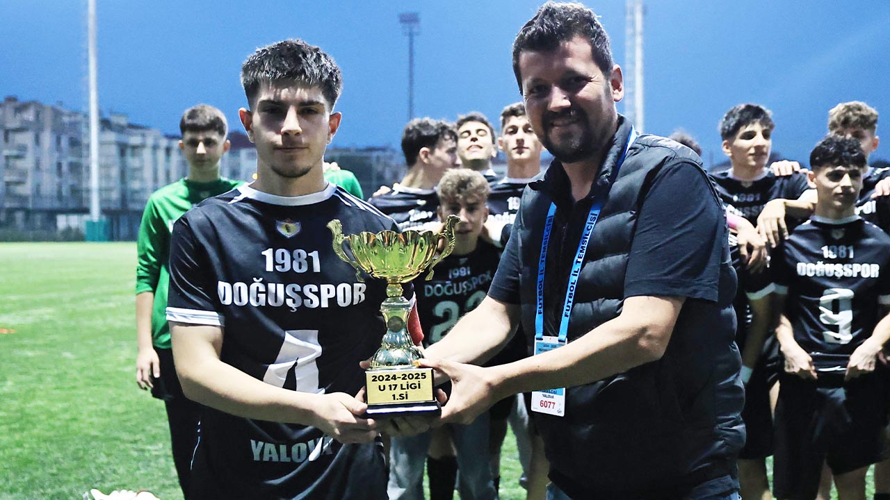 Yalova Dogusspor U17 Takim Turkiye Sampiyona Bilecik (1)