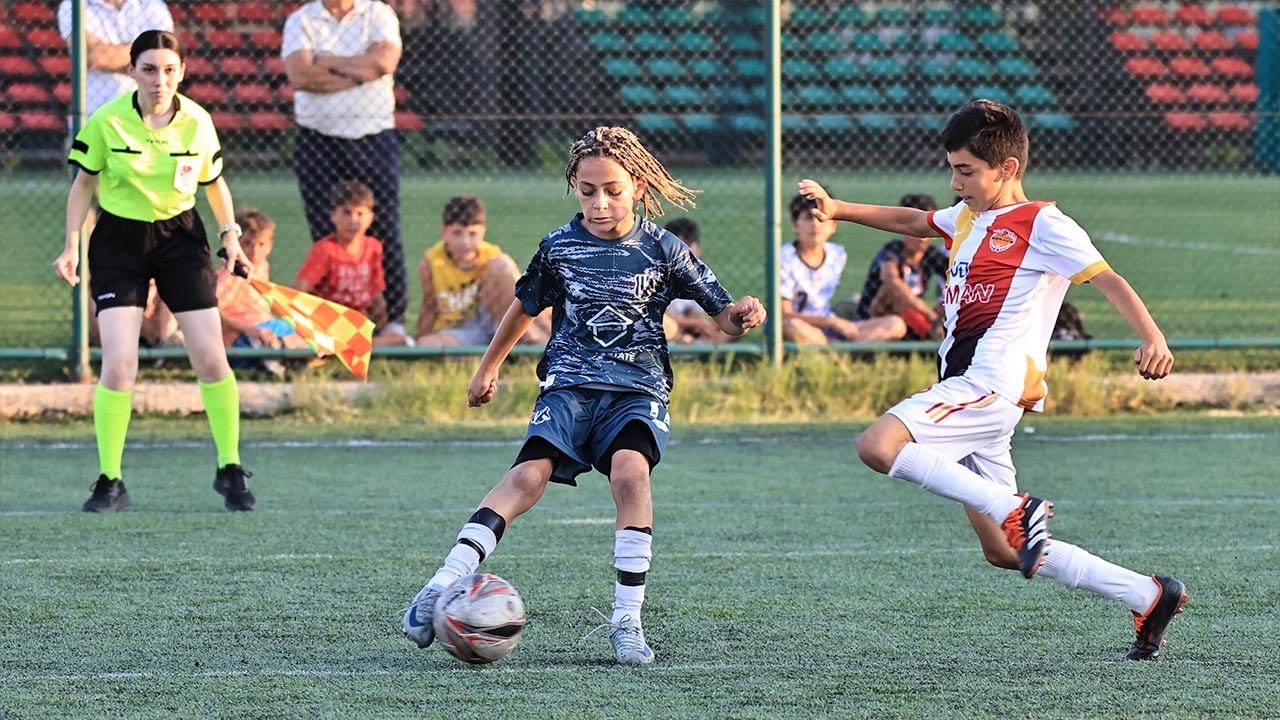 Yalova Kavga Dost Mac Futbol (1)