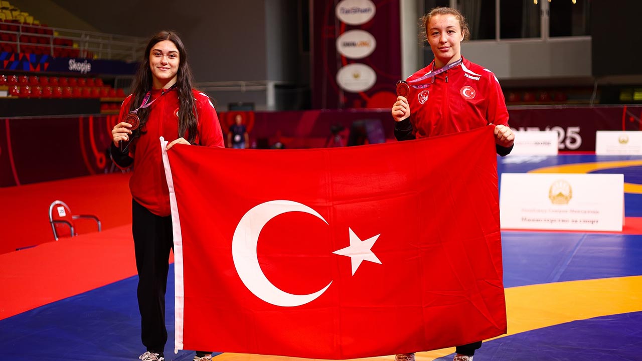 Yalova Termal Belediyespor U17 Gures Takim Avrupa Sampiyon (3)