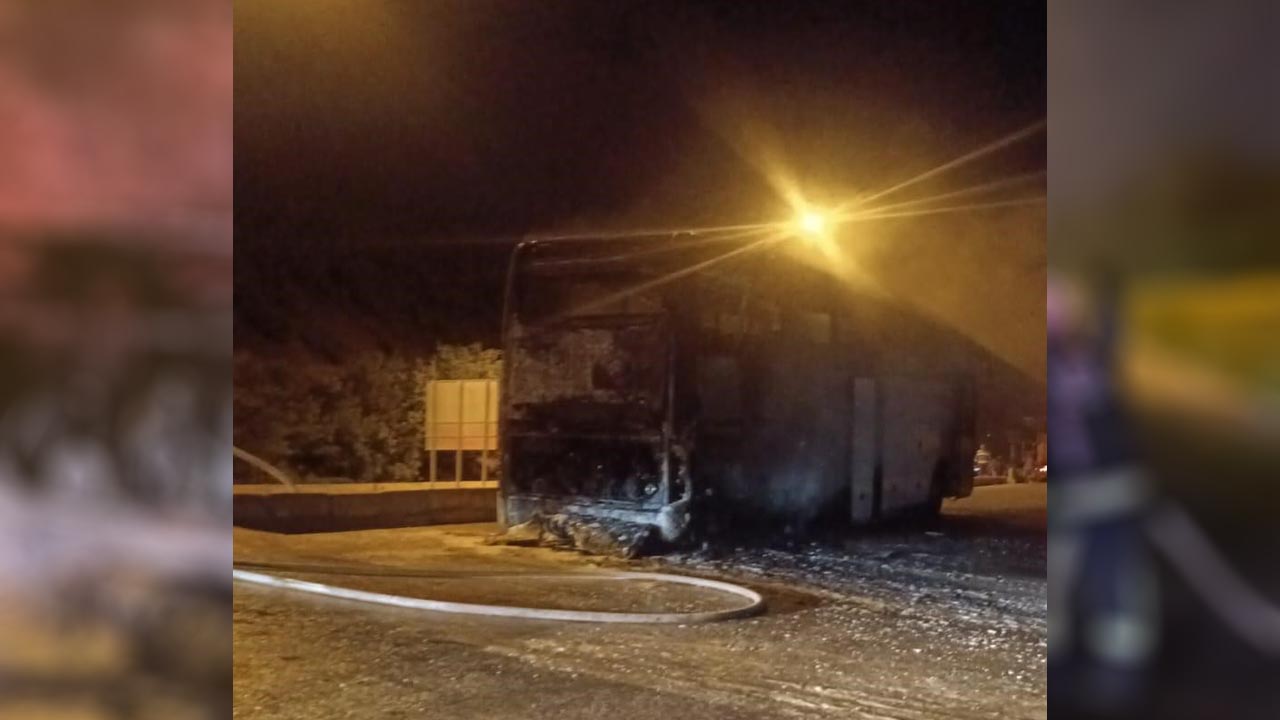 Denizli Tur Otobus Yangin (2)
