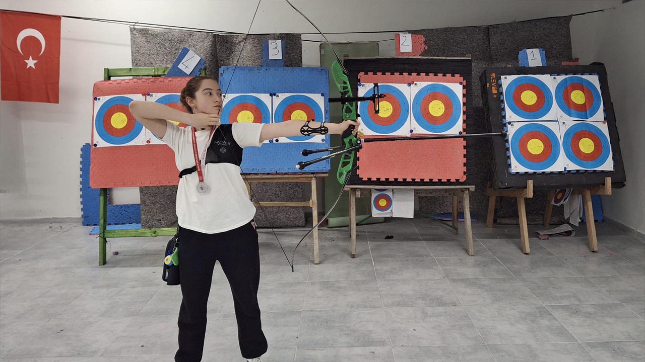 Yalova Genc Kiz Sporcu Yuzme Tenis Okculuk Satranc Madalya (3)