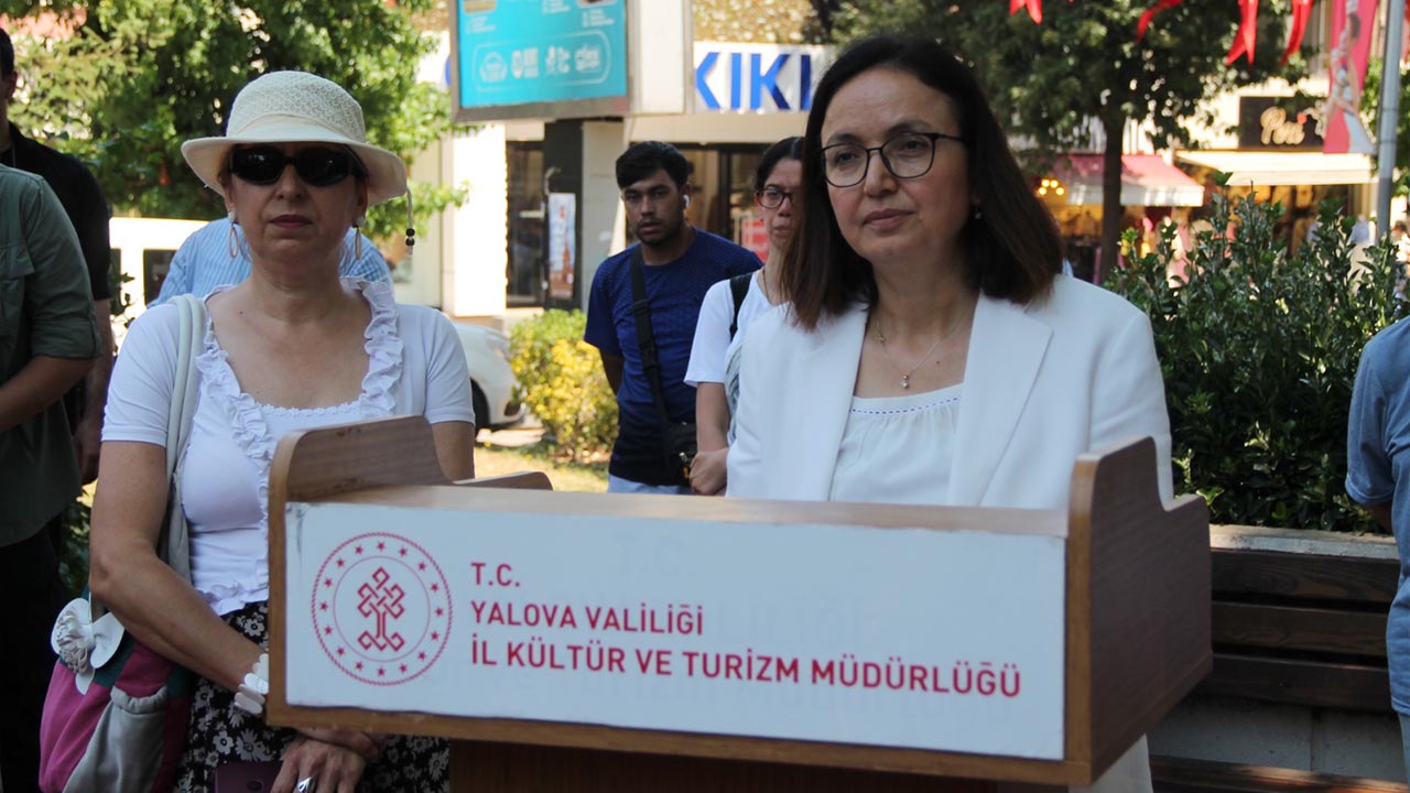 Yalova Millet Direnis Yil 15 Temmuz Sehit Darbe Toren (6)