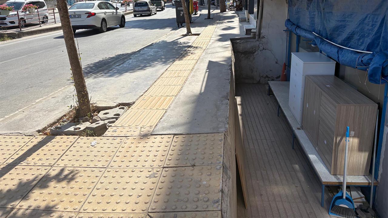 Yalova Sehit Omer Faydali Caddesi Kaldirim Dusme Tehlike (1)