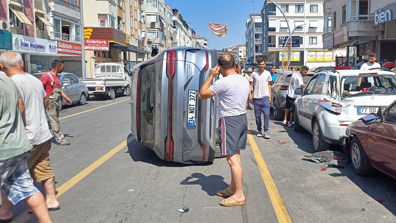 Yalova Suv Arac Park Otomobil Kaza (1)