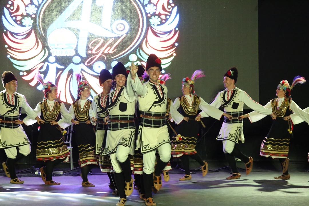 Yalova Tufag Kultur Dans Yarisma Ulke Ekip Folklor Gosteri Odul Kupa Kostum (10)