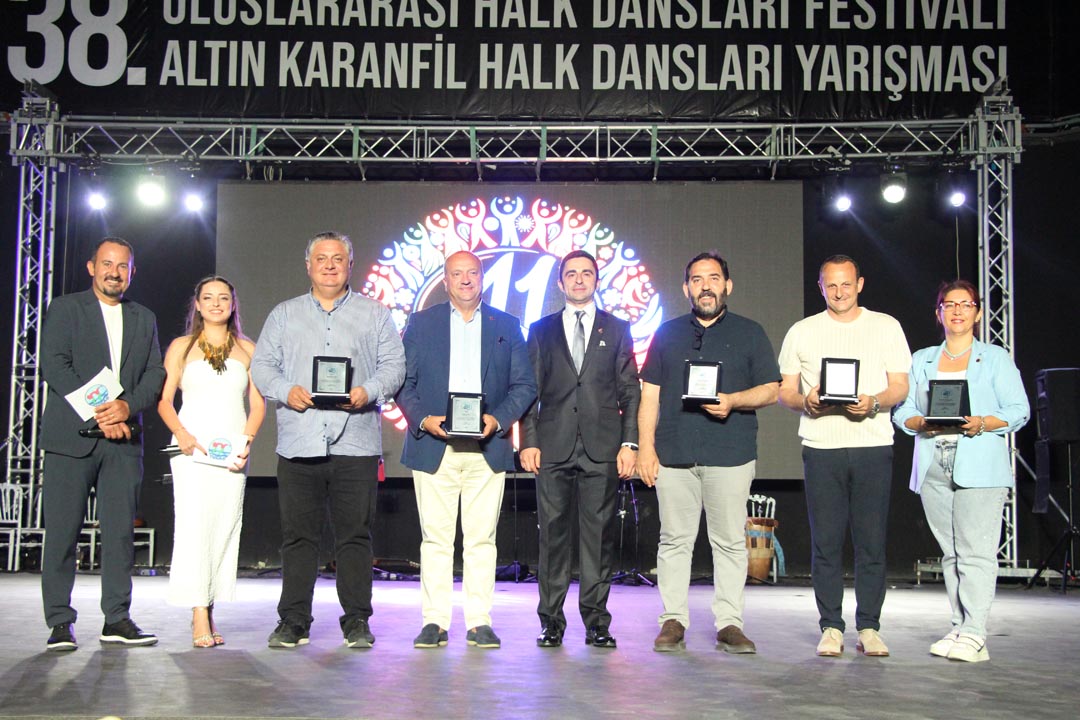 Yalova Tufag Kultur Dans Yarisma Ulke Ekip Folklor Gosteri Odul Kupa Kostum (5)
