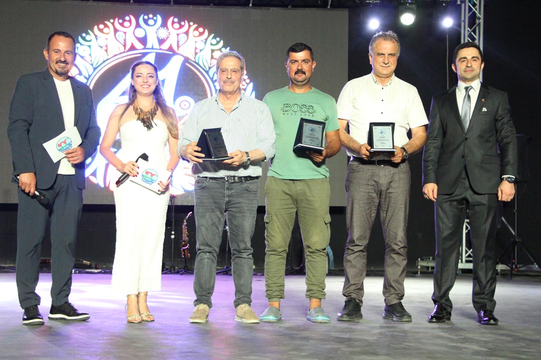 Yalova Tufag Kultur Dans Yarisma Ulke Ekip Folklor Gosteri Odul Kupa Kostum (6)