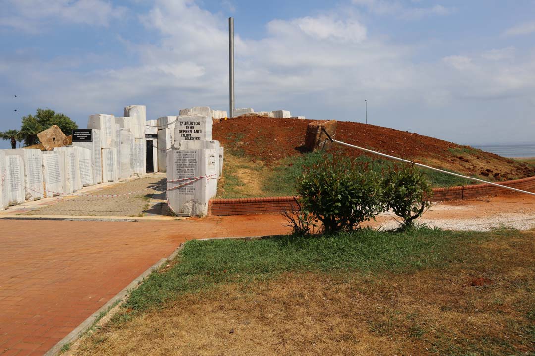 Deprem Anıtları Bakımda (2)