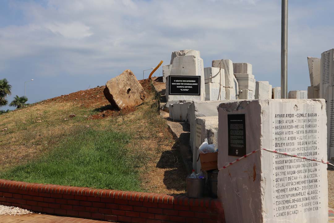 Deprem Anıtları Bakımda (3)