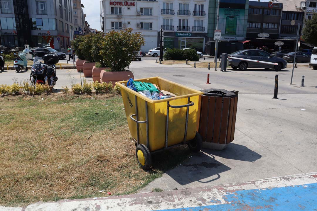Yalova Sokakları Çöple Savaşıyor (3)