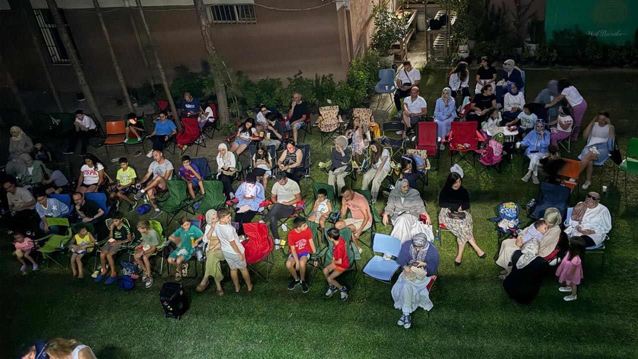 Yalova Acik Hava Sinema Perde Film (2)
