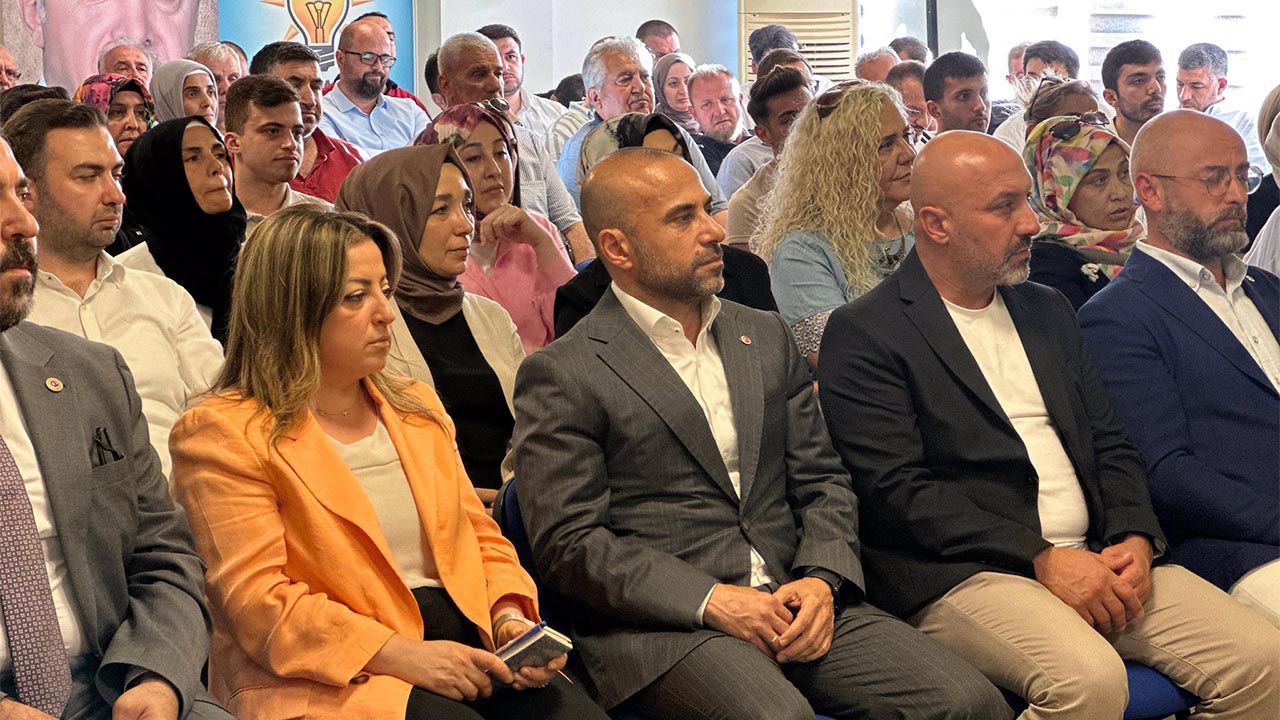 Yalova Ak Parti Il Danisma Meclis Toplanti (2)