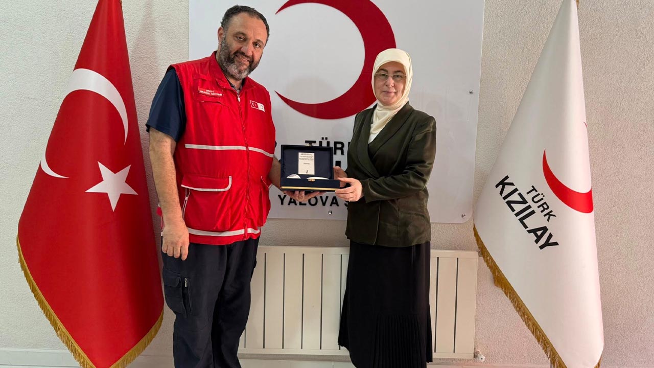 Yalova Ak Parti Vekil Il Muftu Kizilay Ziyaret (1)