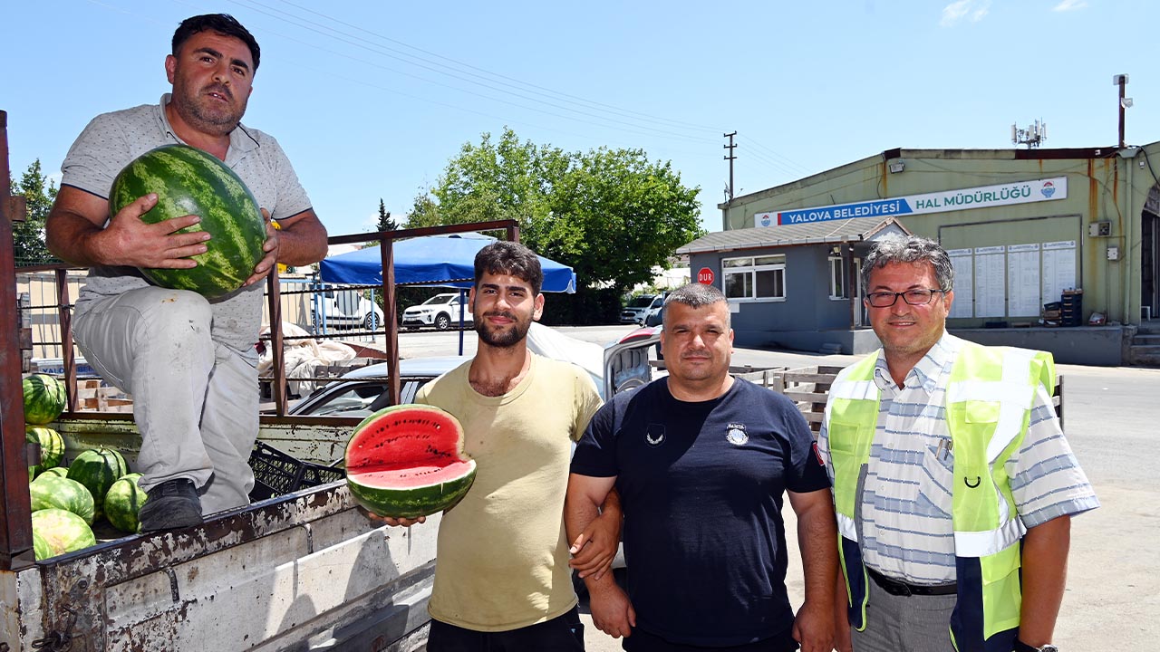 Yalova Belediyesi Hal Mudurluk Haziran Ay Karpuz Vatandas Ilgi (2)