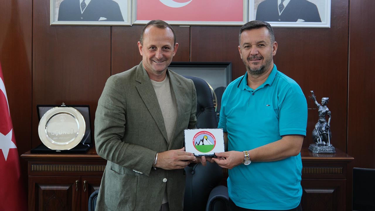 Yalova Ciftlikkoy Belediye Baskan Radovis Makedonya Heyet Gorusme (1)