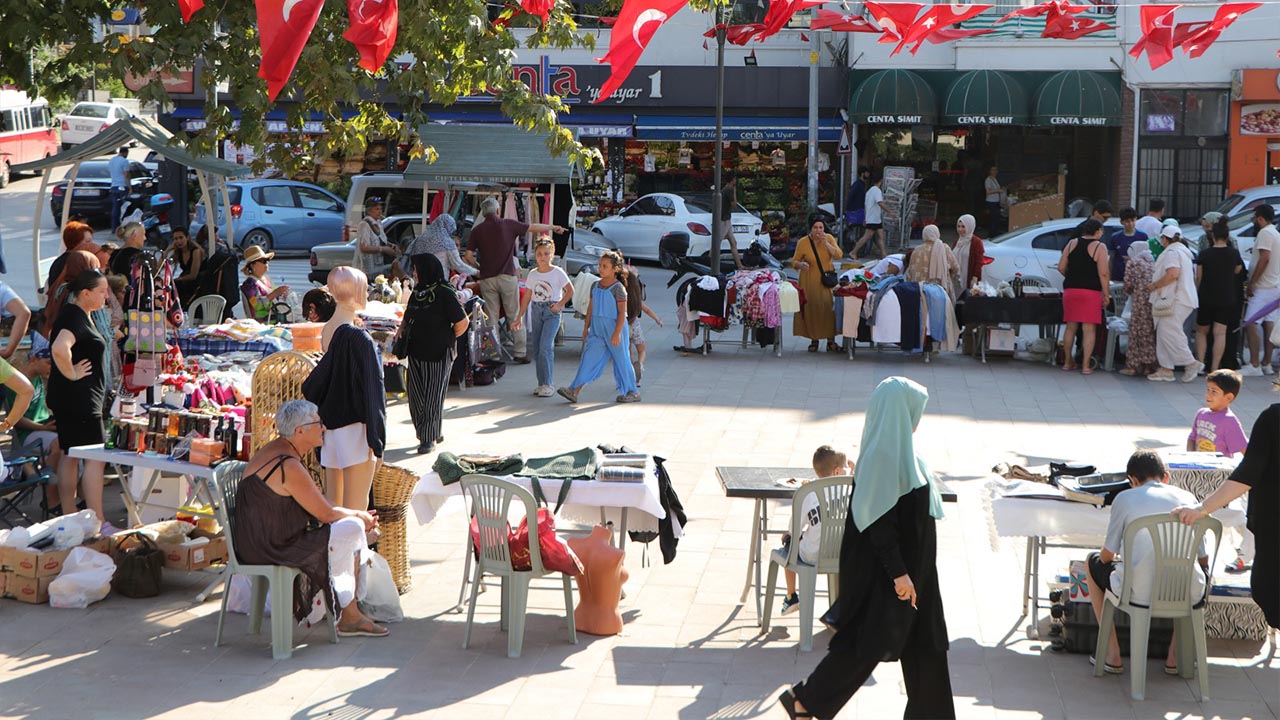 Yalova Ciftlikkoy El Emek Pazar Kadin (2)
