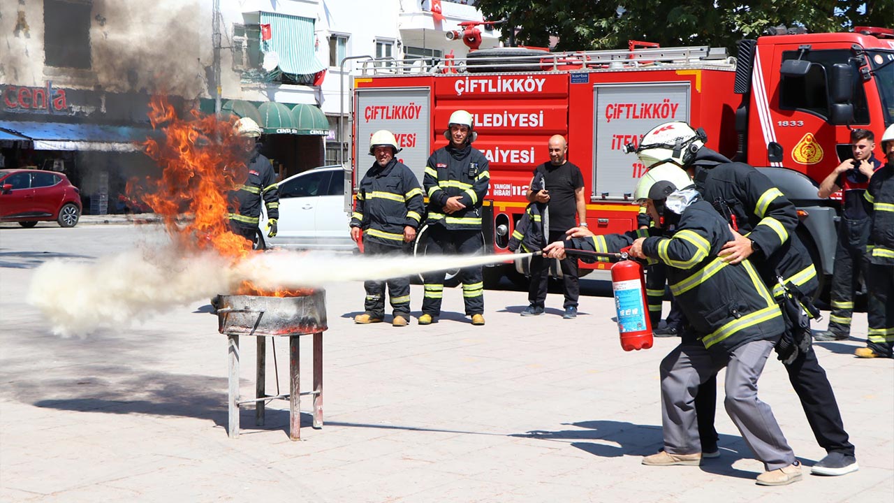 Yalova Ciftlikkoy Itfaiye Tatbikat Gercek (2)