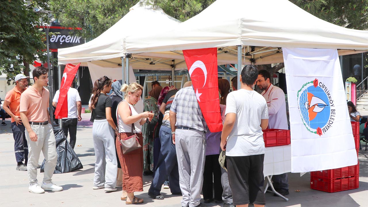 Yalova Ciftlikkoy Vali Belediye Baskan Muharrem Ay Asure Etkinlik (5)