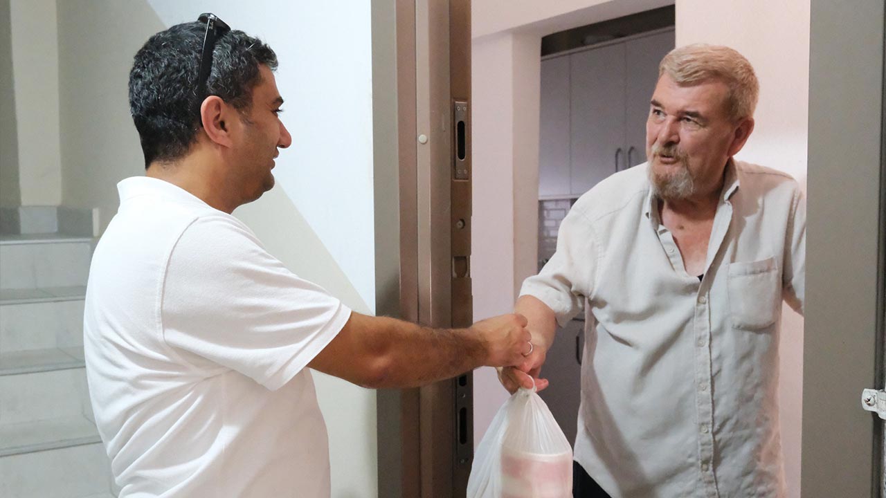 Yalova Ciftlikkoy Yemek Dagitti (2)