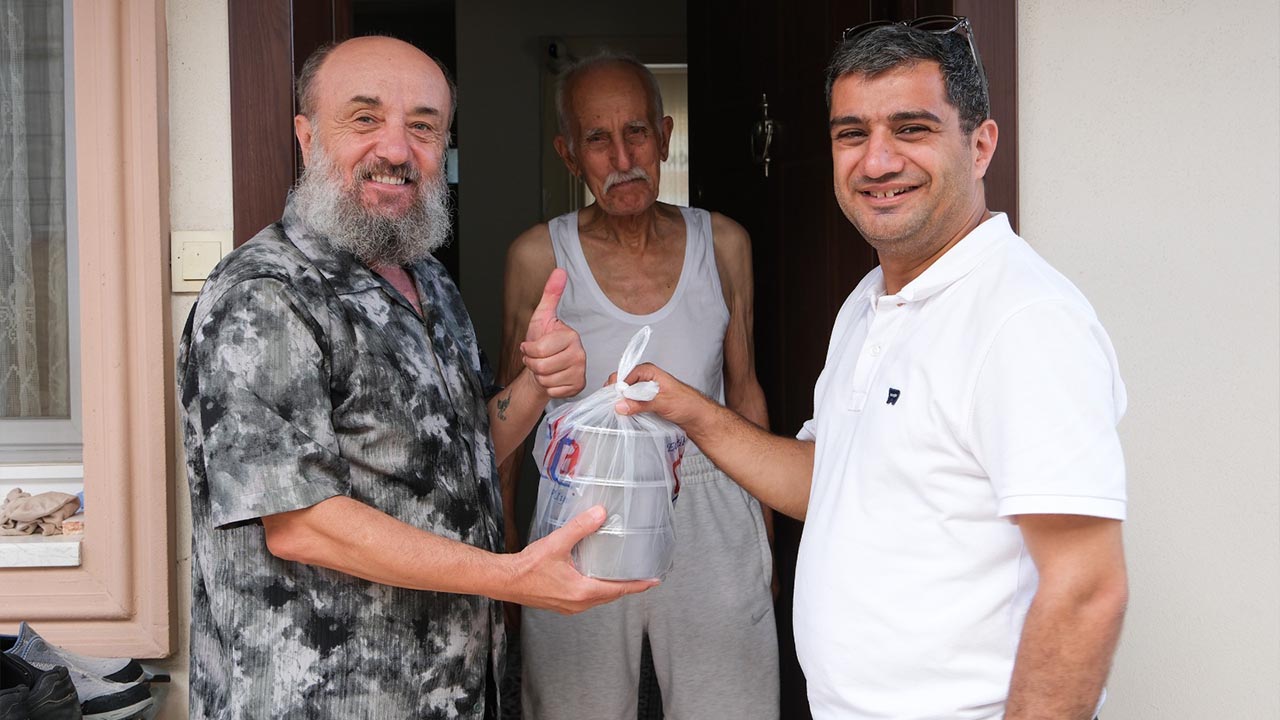 Yalova Ciftlikkoy Yemek Dagitti (3)